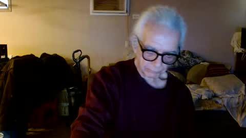 Snapshot of tom112292014 chatting on April 17, 12:41 pm tom112292014 online show from April 17, 12:41 pm