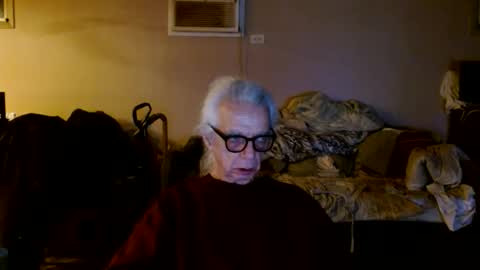 Snapshot of tom112292014 chatting on April 27, 12:19 am tom112292014 online show from April 27, 12:19 am