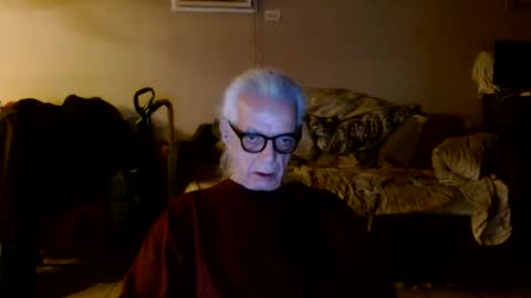 Snapshot of tom112292014 chatting on May 3, 12:38 am tom112292014 online show from May 3, 12:38 am