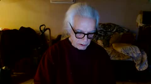 Snapshot of tom112292014 chatting on May 6, 10:53 am tom112292014 online show from May 6, 10:53 am