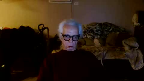 Snapshot of tom112292014 chatting on May 7, 1:33 am tom112292014 online show from May 7, 1:33 am