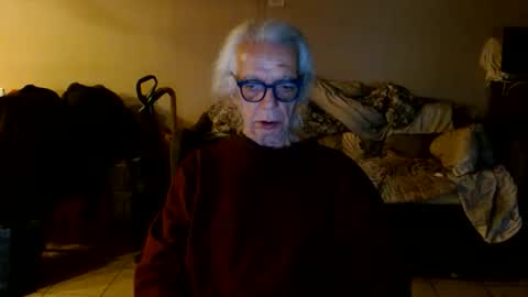 Snapshot of tom112292014 chatting on May 9, 1:22 am tom112292014 online show from May 9, 1:22 am