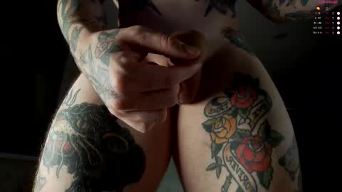 tom__ice online show from October 19, 1:17 am