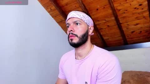 Snapshot of tom_bailey_ chatting on September 22, 12:07 pm online show from September 22, 12:07 pm