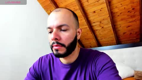 Snapshot of tom_bailey_ chatting on October 6, 12:57 pm online show from October 6, 12:57 pm