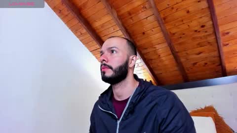 Snapshot of tom_bailey_ chatting on October 13, 12:05 pm online show from October 13, 12:05 pm