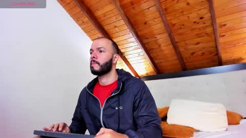 Snapshot of tom_bailey_ chatting on October 14, 12:06 pm online show from October 14, 12:06 pm