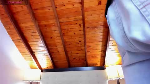 Snapshot of tom_bailey_ chatting on October 18, 1:01 pm online show from October 18, 1:01 pm