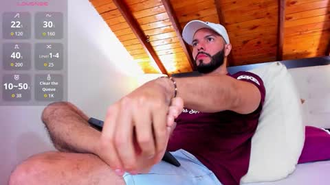 Snapshot of tom_bailey_ chatting on October 24, 1:40 pm online show from October 24, 1:40 pm