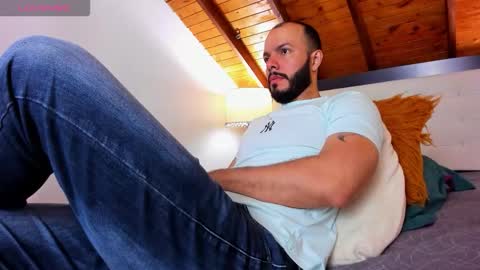   online show from November 4, 1:21 pm