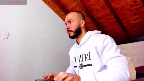   online show from March 22, 12:41 pm