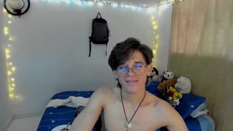 Snapshot of tom_blue10 chatting on October 31, 3:13 pm Tom Blue online show from October 31, 3:13 pm