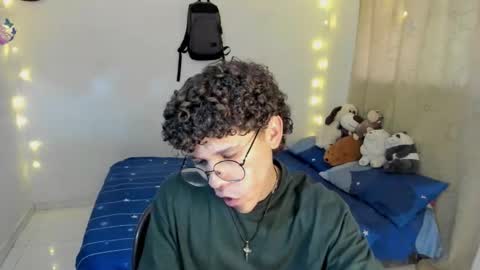 Tom Blue online show from December 2, 7:31 pm