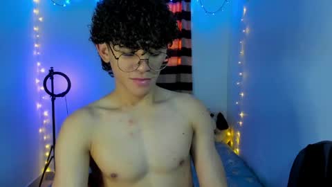 Snapshot of tom_blue10 chatting on April 9, 2:22 pm Tom Blue online show from April 9, 2:22 pm