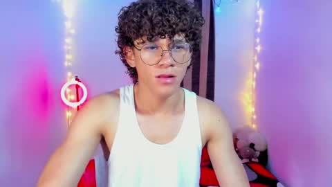 Snapshot of tom_blue10 chatting on May 12, 3:14 am Tom Blue online show from May 12, 3:14 am
