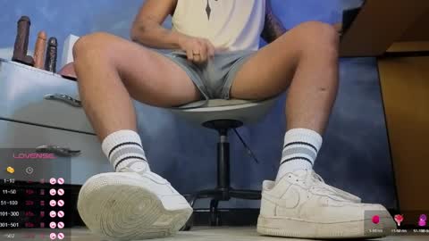 Snapshot of tom_brown12 chatting on March 28, 2:38 pm Tom online show from March 28, 2:38 pm