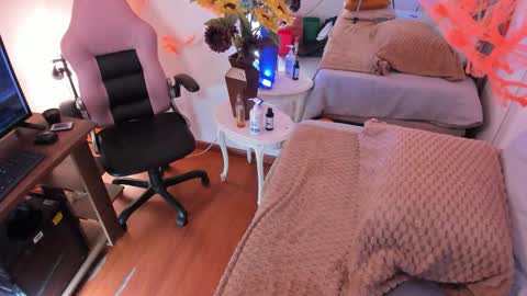 Master of pleasure online show from October 21, 12:50 pm