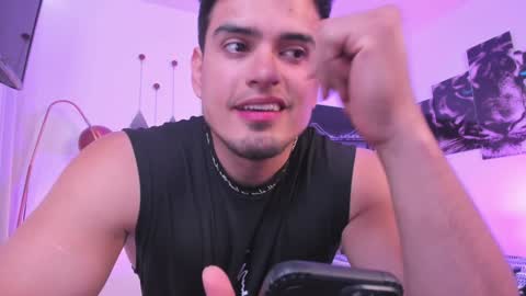 Snapshot of tom_mckleein chatting on December 1, 8:53 pm TOM MCKLEEIN instagram online show from December 1, 8:53 pm