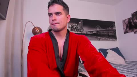 Snapshot of tom_mckleein chatting on January 10, 3:29 am TOM MCKLEEIN instagram online show from January 10, 3:29 am