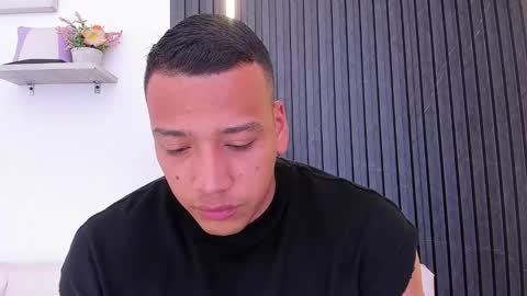 Snapshot of tom_muscle1 chatting on September 24, 11:57 am Tom muscle1 online show from September 24, 11:57 am