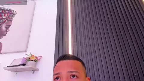 Snapshot of tom_muscle1 chatting on September 26, 11:58 am Tom muscle1 online show from September 26, 11:58 am