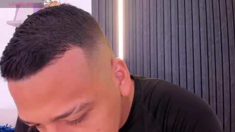 Snapshot of tom_muscle1 chatting on September 30, 11:59 am Tom muscle1 online show from September 30, 11:59 am