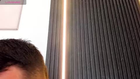 Snapshot of tom_muscle1 chatting on October 17, 11:57 am Tom muscle1 online show from October 17, 11:57 am