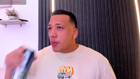 Tom muscle1 online show from November 11, 12:05 pm