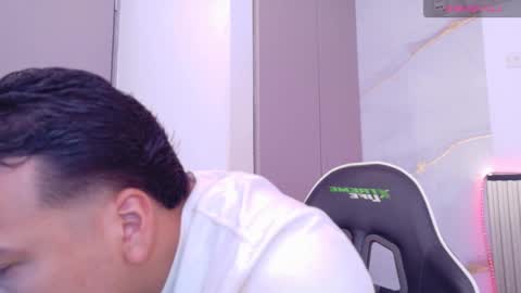 Tom muscle1 online show from March 11, 12:22 pm