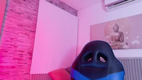 Tom muscle1 online show from March 13, 12:01 pm