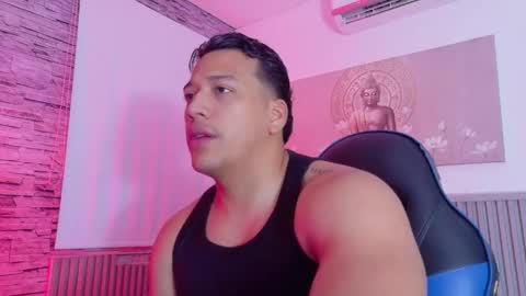 Tom muscle1 online show from March 16, 11:58 am