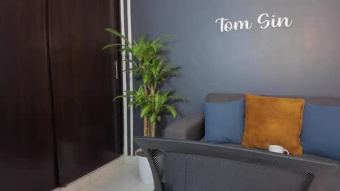 Snapshot of tom_sin_ chatting on January 21, 8:00 pm Tom Sin online show from January 21, 8:00 pm
