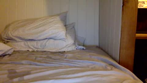 tom_uk33 online show from November 27, 12:02 am