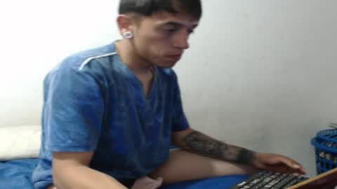 tomas_turbado_ online show from April 18, 5:55 am