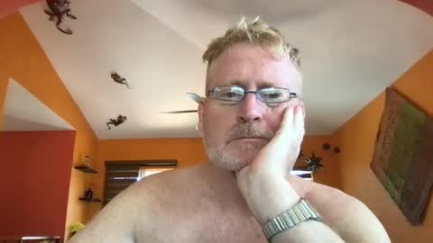 Hola online show from September 18, 6:10 pm