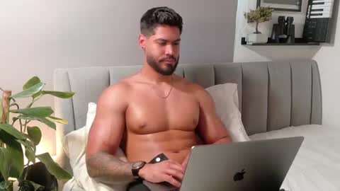 Snapshot of tomasferrer chatting on June 12, 9:25 pm Tomas Ferrer online show from June 12, 9:25 pm