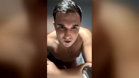 tomassshelby online show from April 22, 8:10 pm