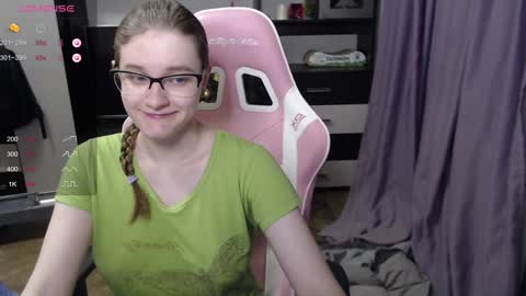 Snapshot of tomato_tease chatting on December 31, 1:04 am tomato_tease online show from December 31, 1:04 am