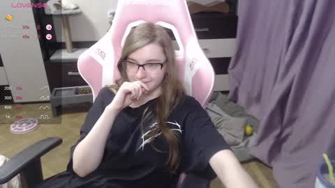 Snapshot of tomato_tease chatting on January 22, 11:21 pm tomato_tease online show from January 22, 11:21 pm