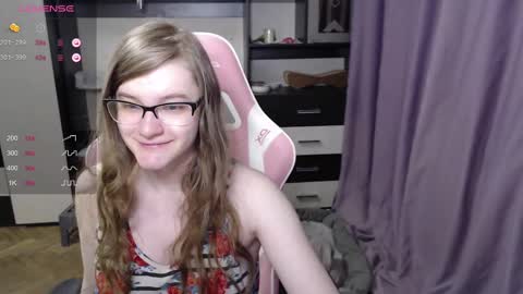 Snapshot of tomato_tease chatting on March 4, 10:38 pm tomato_tease online show from March 4, 10:38 pm