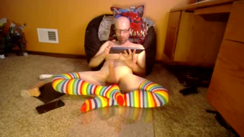 TomBomb13 online show from September 8, 4:17 pm