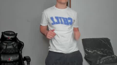 tomboysexy_ online show from May 18, 9:31 pm