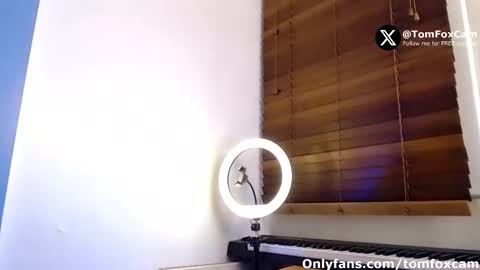 Snapshot of tomfoxcam chatting on October 1, 4:51 am Tom Fox online show from October 1, 4:51 am