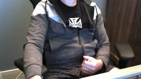 tomin3m online show from October 19, 7:58 pm