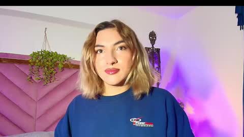   online show from October 8, 12:25 pm