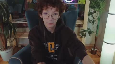 Snapshot of tommiehi chatting on March 12, 5:35 am Tommie online show from March 12, 5:35 am
