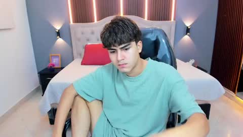 Tommy  online show from April 28, 3:22 am