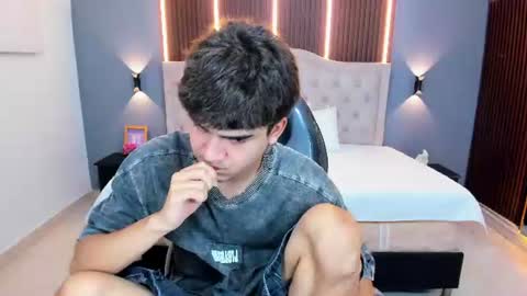 Tommy  online show from July 2, 3:23 am