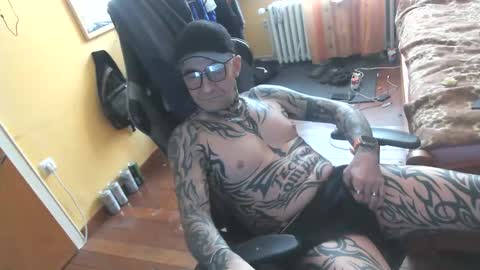 Snapshot of tommy18cmhot chatting on January 11, 9:25 am tommy18cmhot online show from January 11, 9:25 am