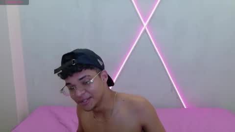 Snapshot of tommy_boy26 chatting on September 24, 9:18 pm Tommy online show from September 24, 9:18 pm